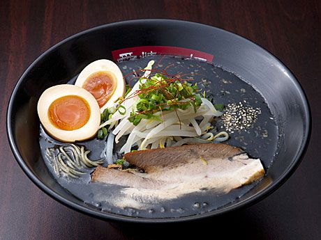 池袋東武で「大鹿児島展」−黒い豚骨ラーメンなど「黒」をキーワードも